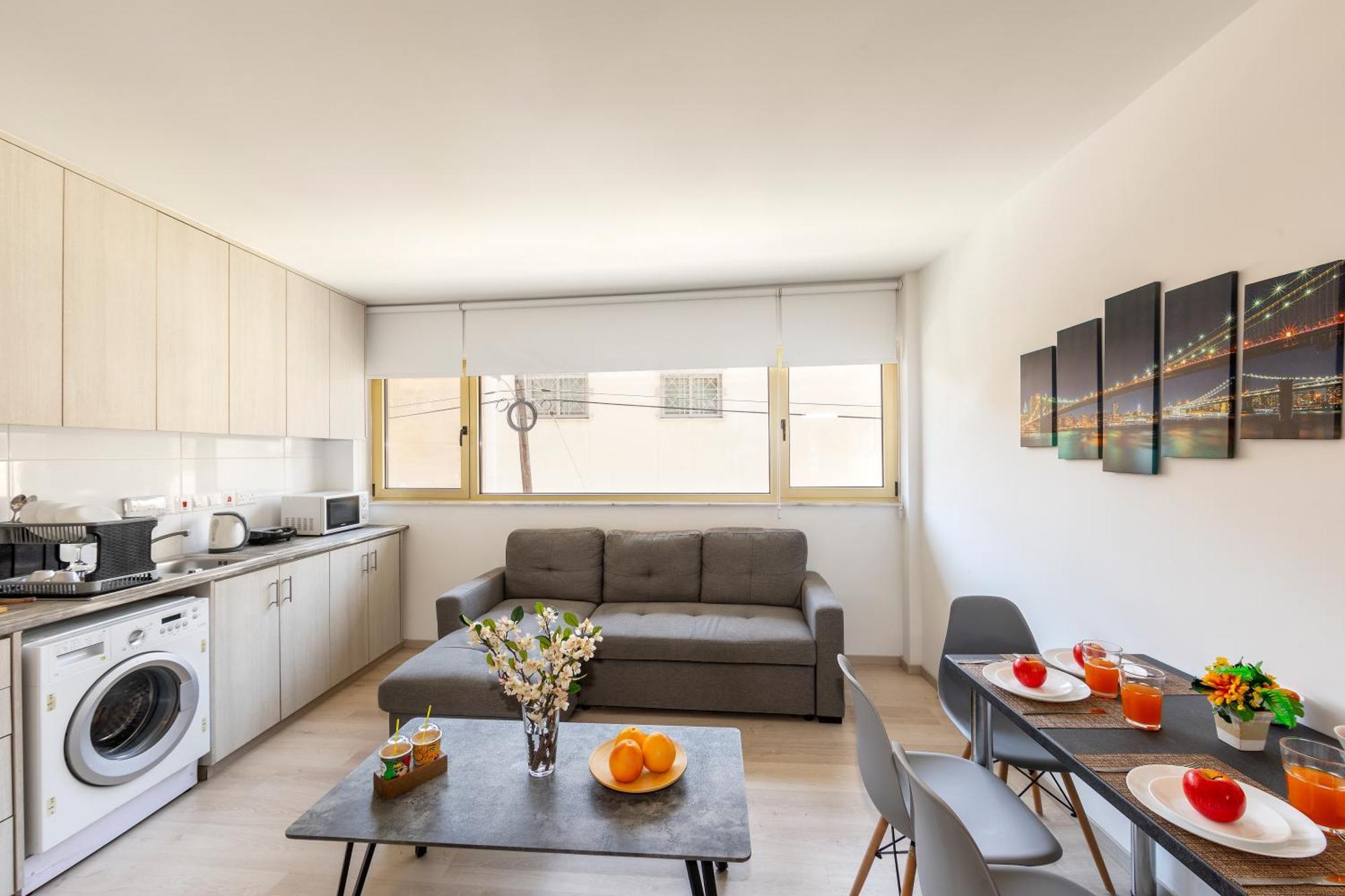 C-Premium Apts 100M From Beach And City Centre Larnaca Ngoại thất bức ảnh