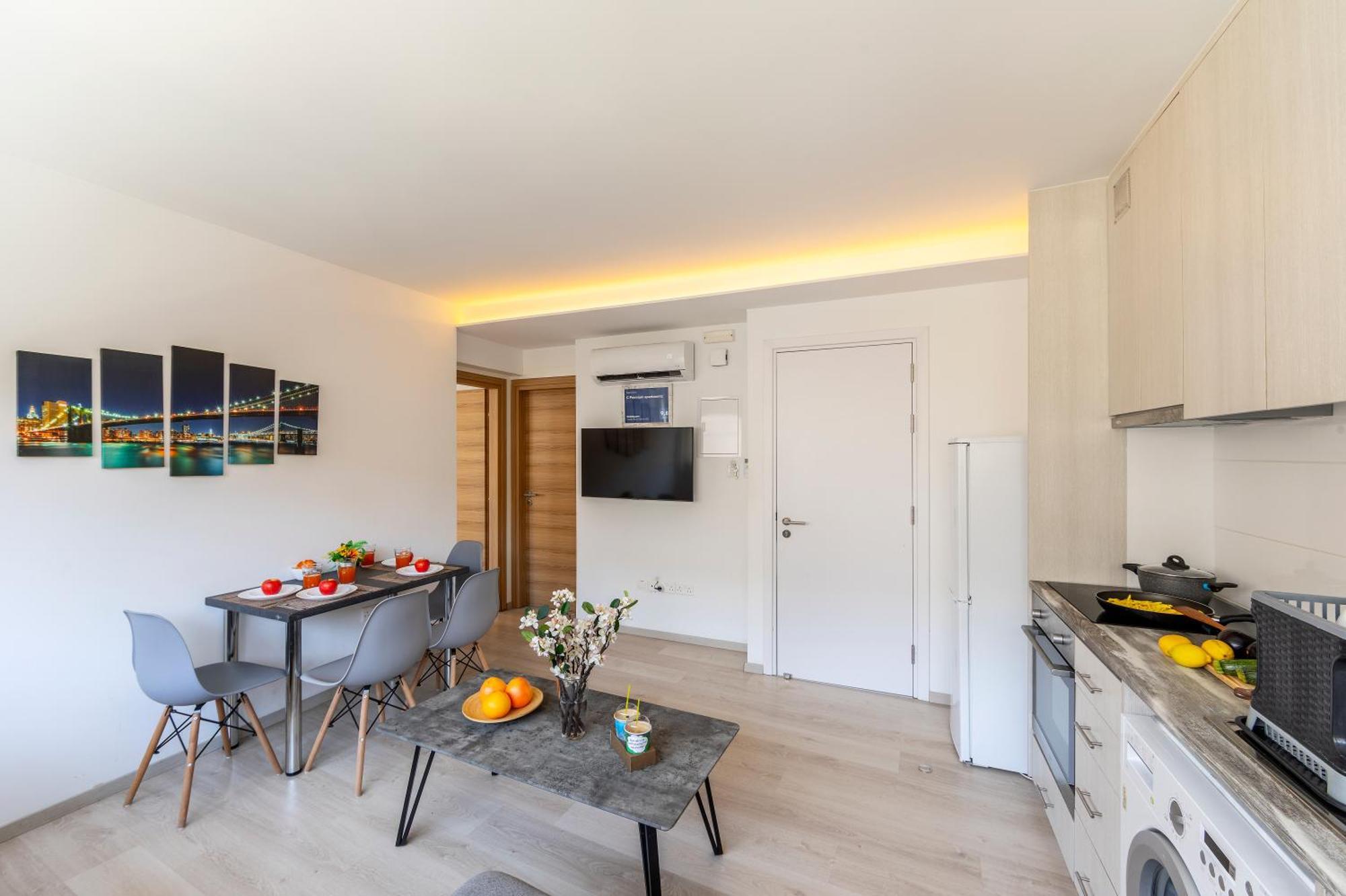 C-Premium Apts 100M From Beach And City Centre Larnaca Ngoại thất bức ảnh