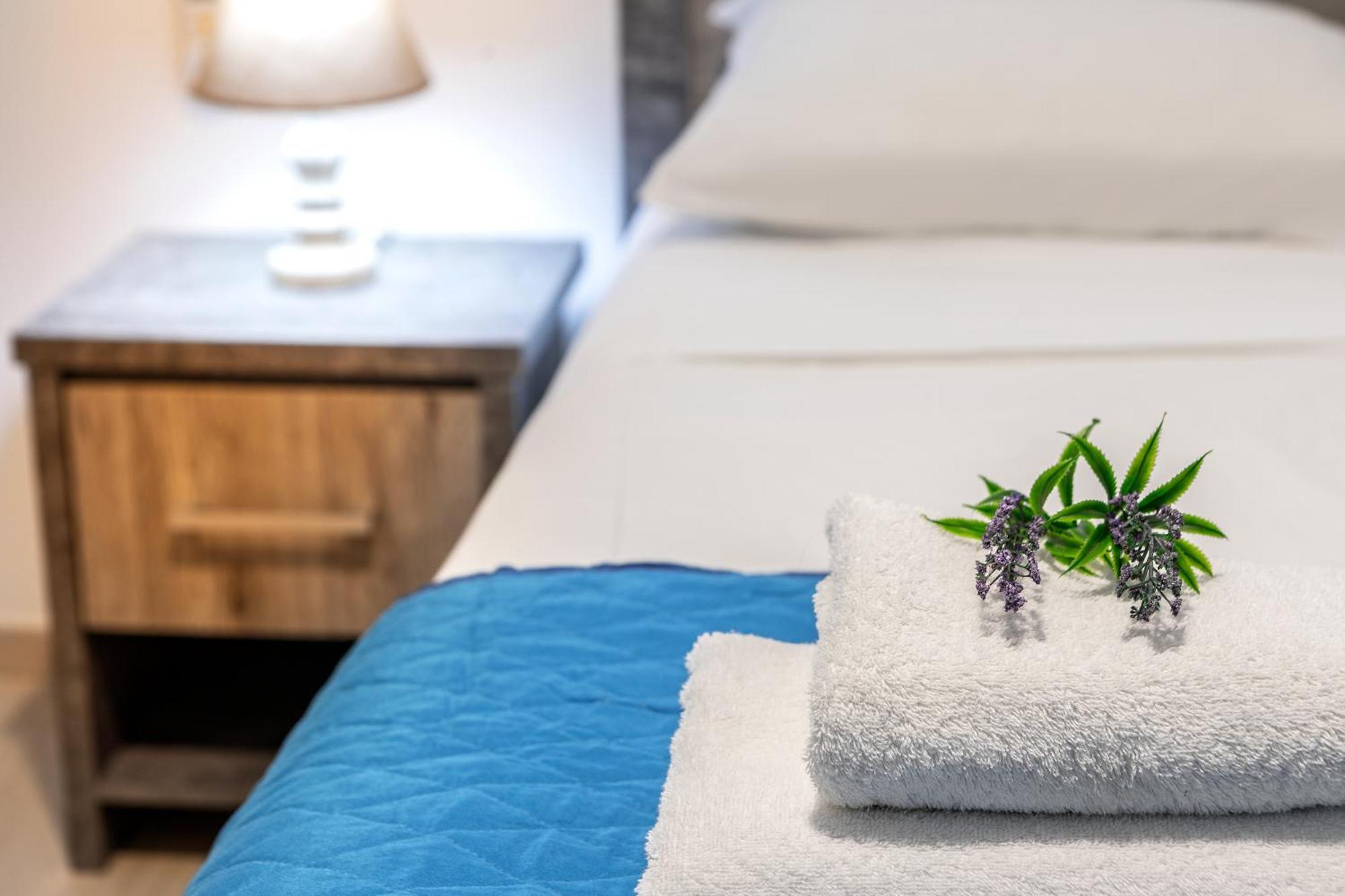 C-Premium Apts 100M From Beach And City Centre Larnaca Ngoại thất bức ảnh