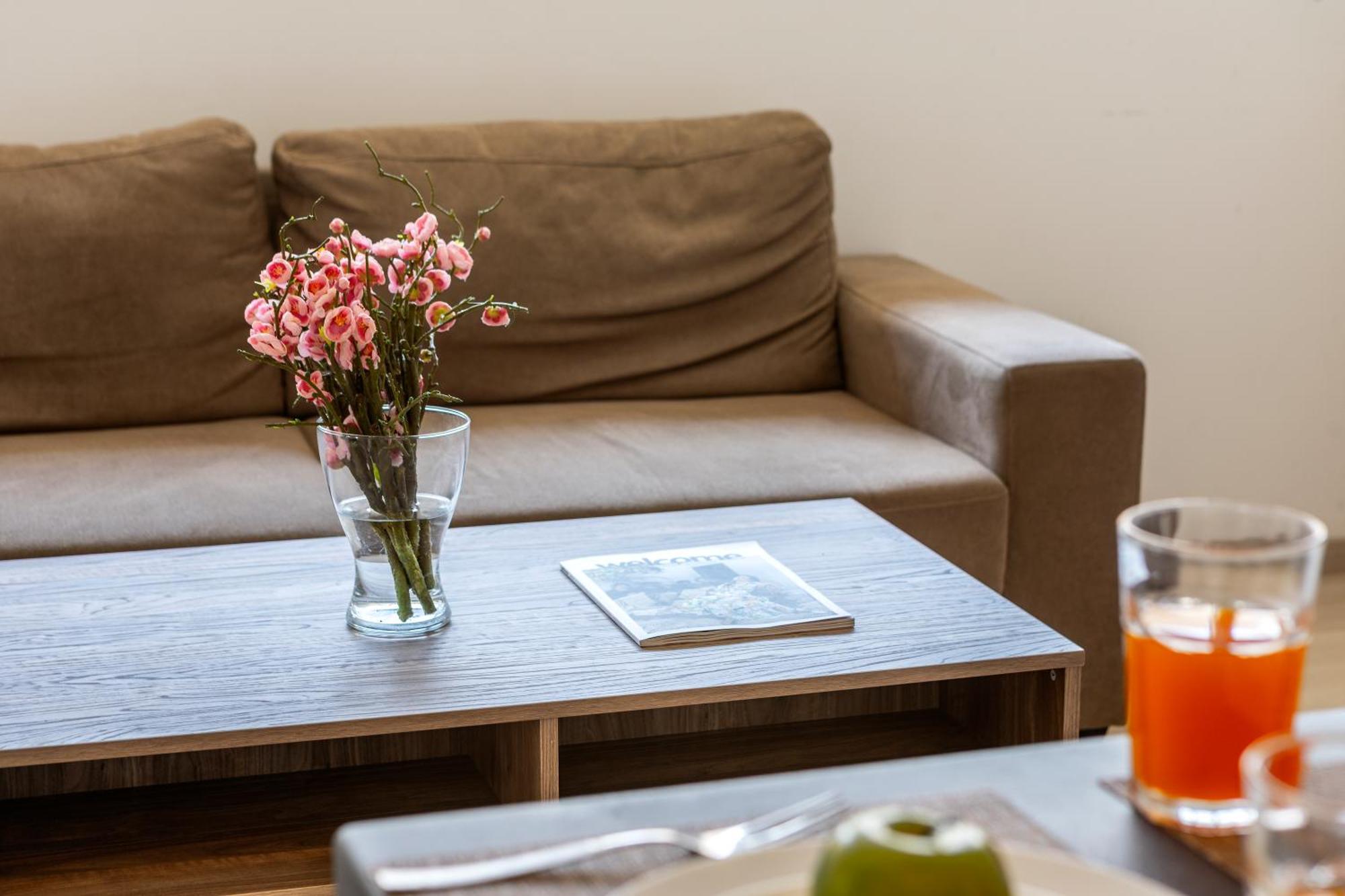 C-Premium Apts 100M From Beach And City Centre Larnaca Ngoại thất bức ảnh