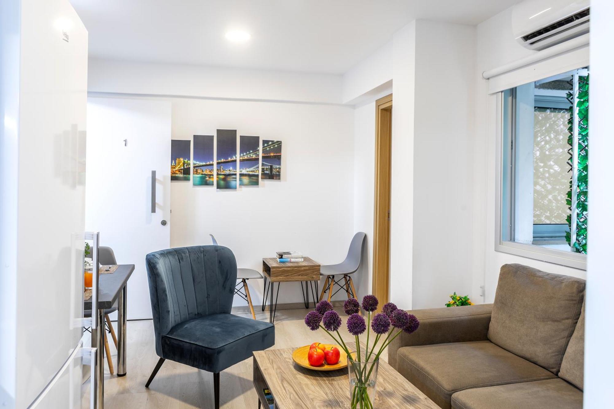 C-Premium Apts 100M From Beach And City Centre Larnaca Ngoại thất bức ảnh