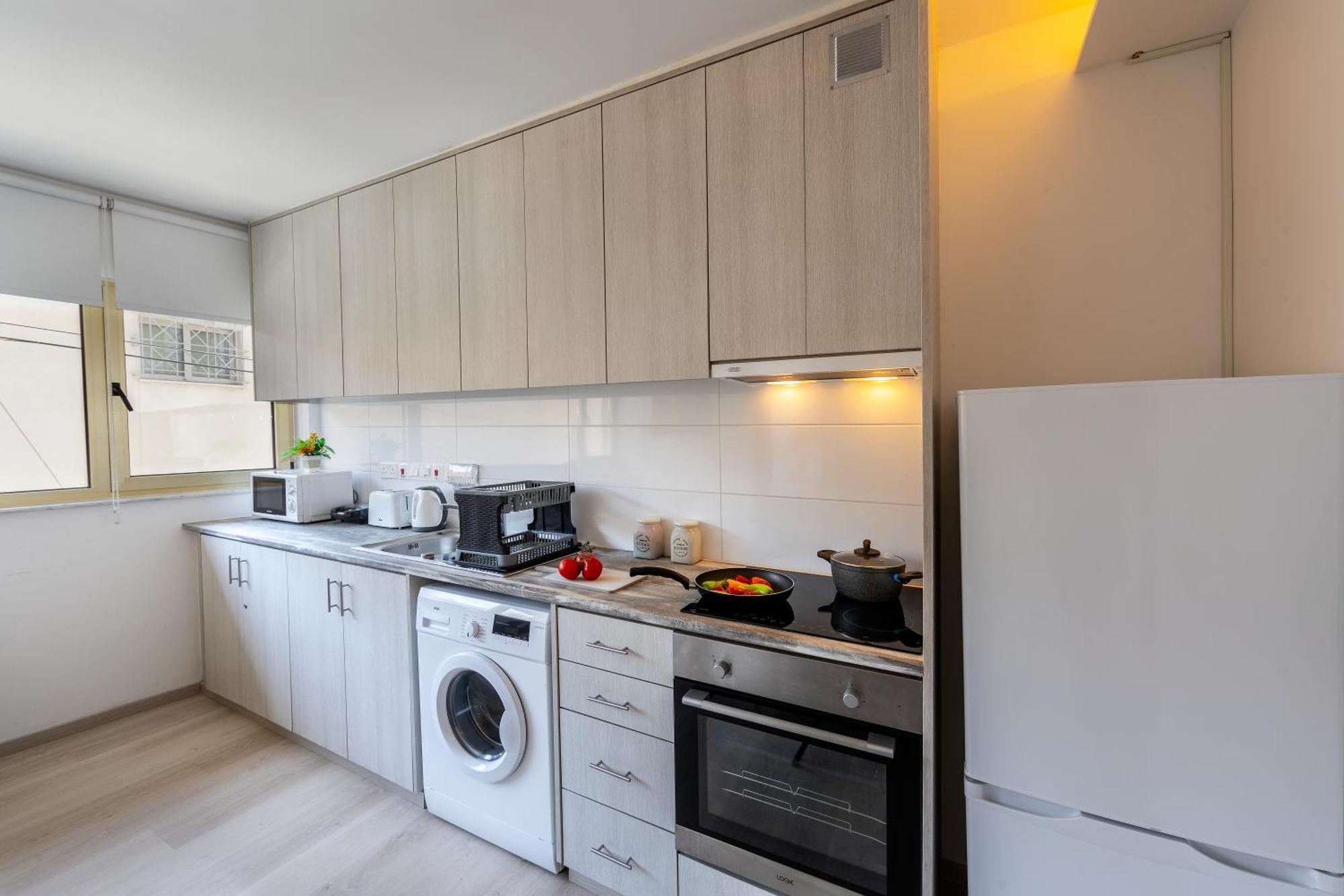 C-Premium Apts 100M From Beach And City Centre Larnaca Ngoại thất bức ảnh