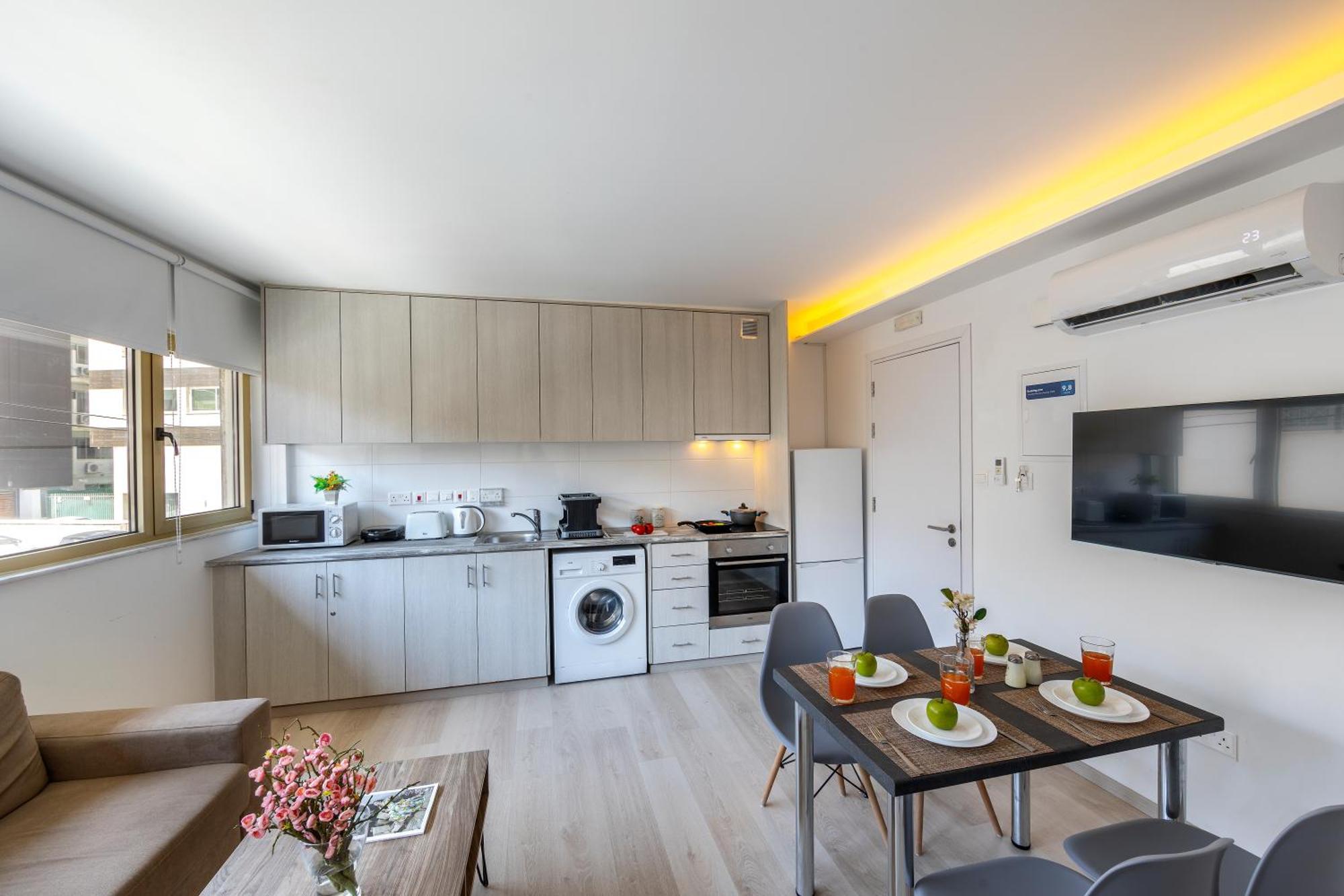 C-Premium Apts 100M From Beach And City Centre Larnaca Ngoại thất bức ảnh