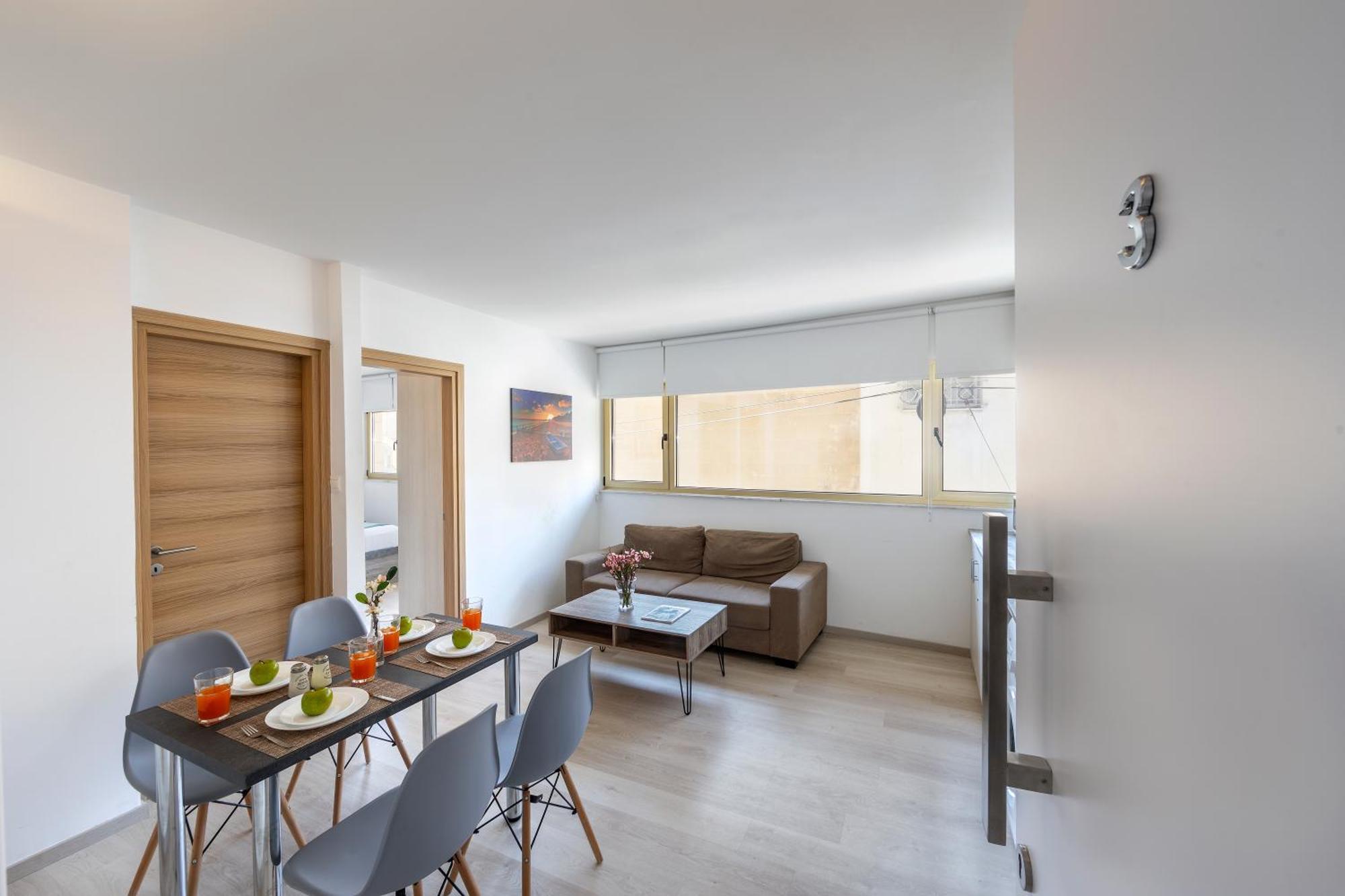 C-Premium Apts 100M From Beach And City Centre Larnaca Ngoại thất bức ảnh
