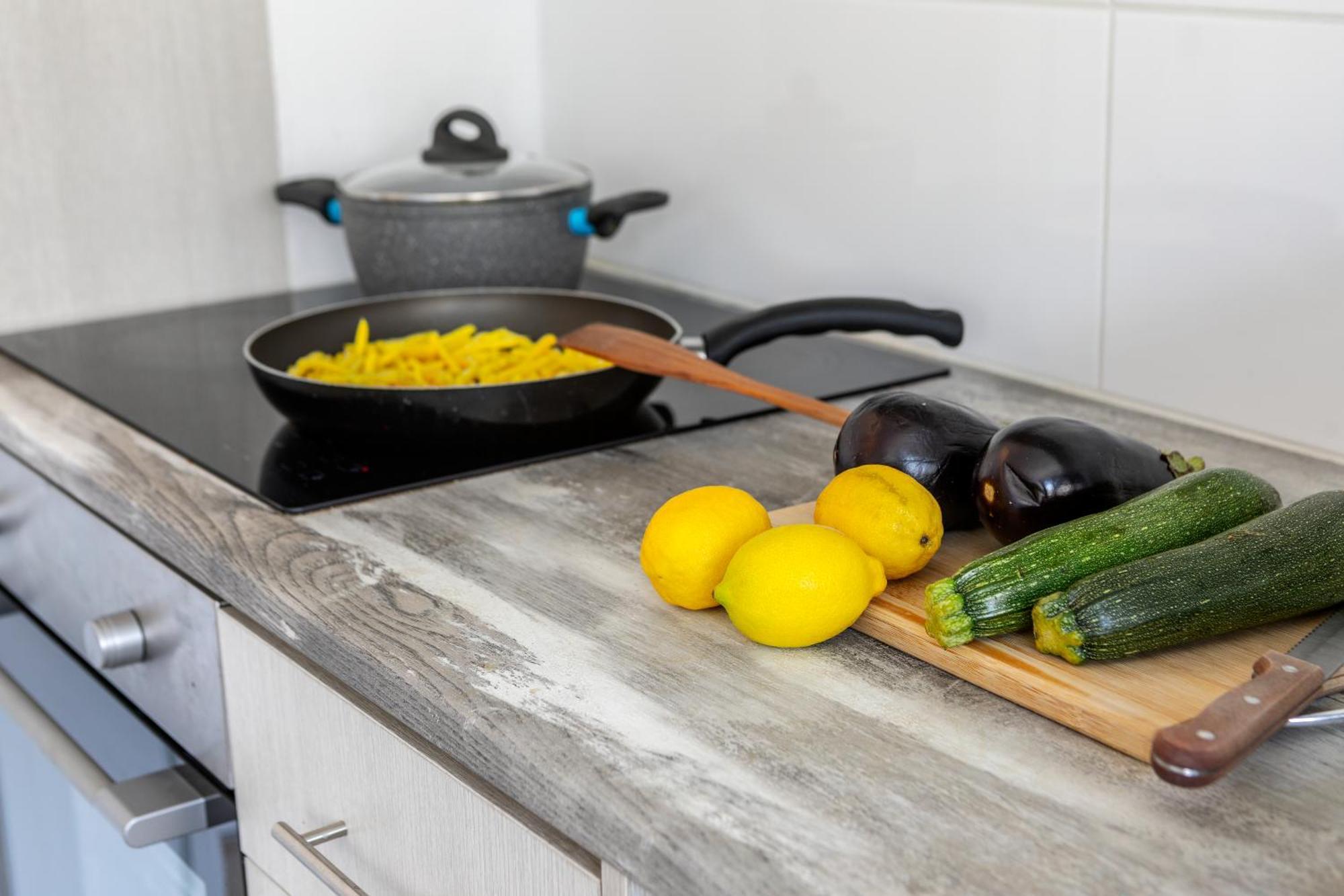 C-Premium Apts 100M From Beach And City Centre Larnaca Ngoại thất bức ảnh